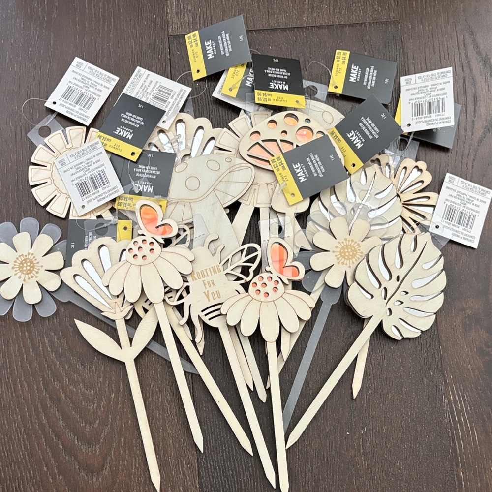 NWT | Bundle of 18 DIY Wood Decor